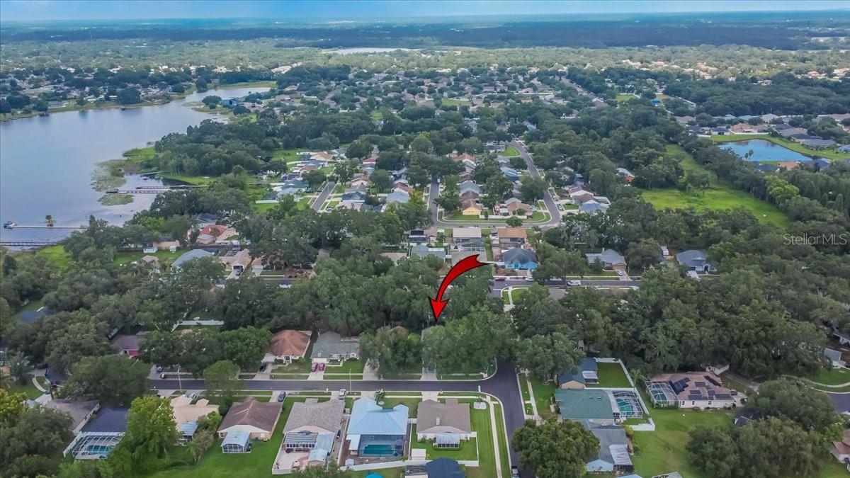 Listing photo id 78 for 1701 Staysail Drive