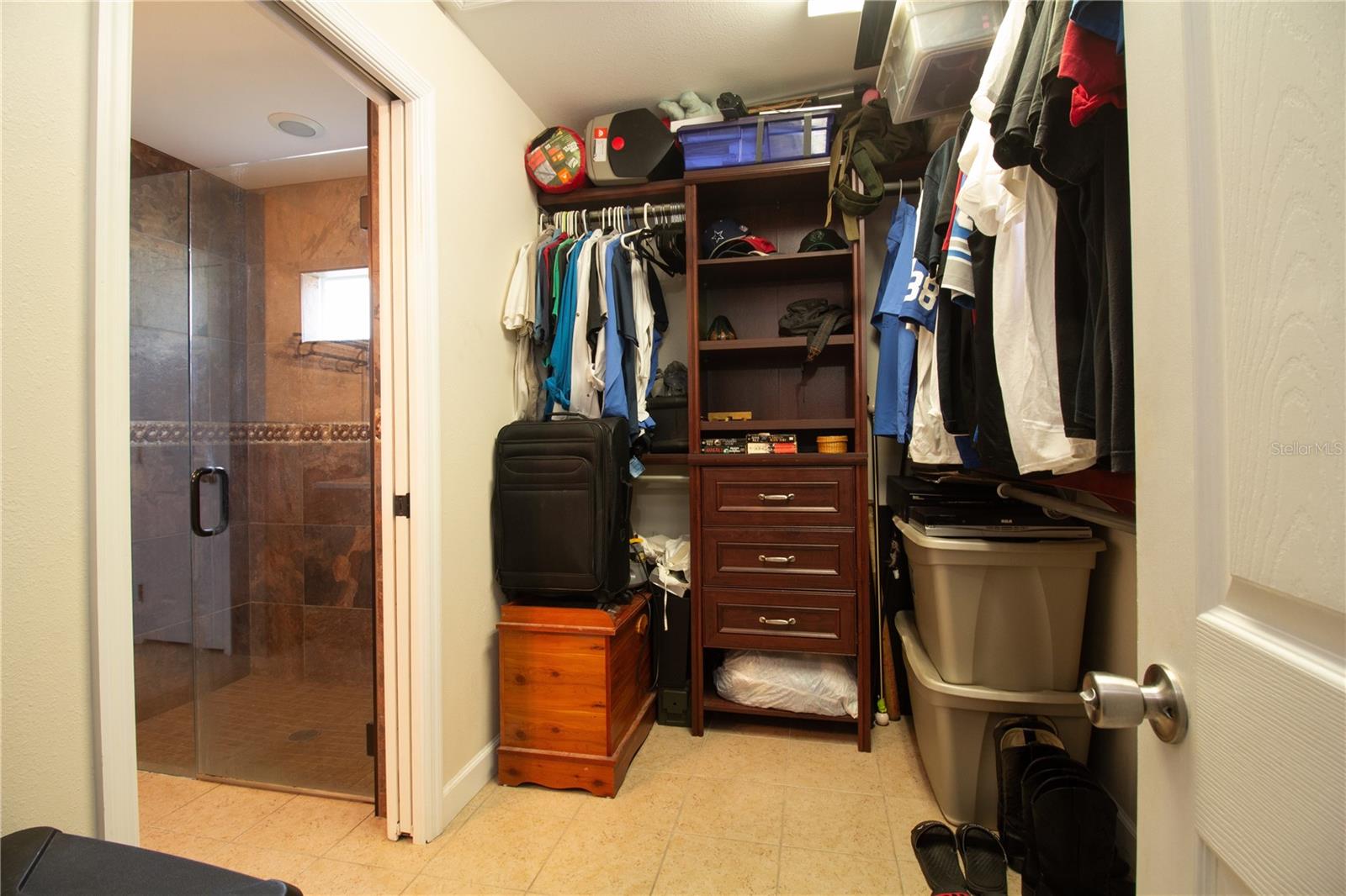 Image 16 of 38 For 527 Glenoak Street N