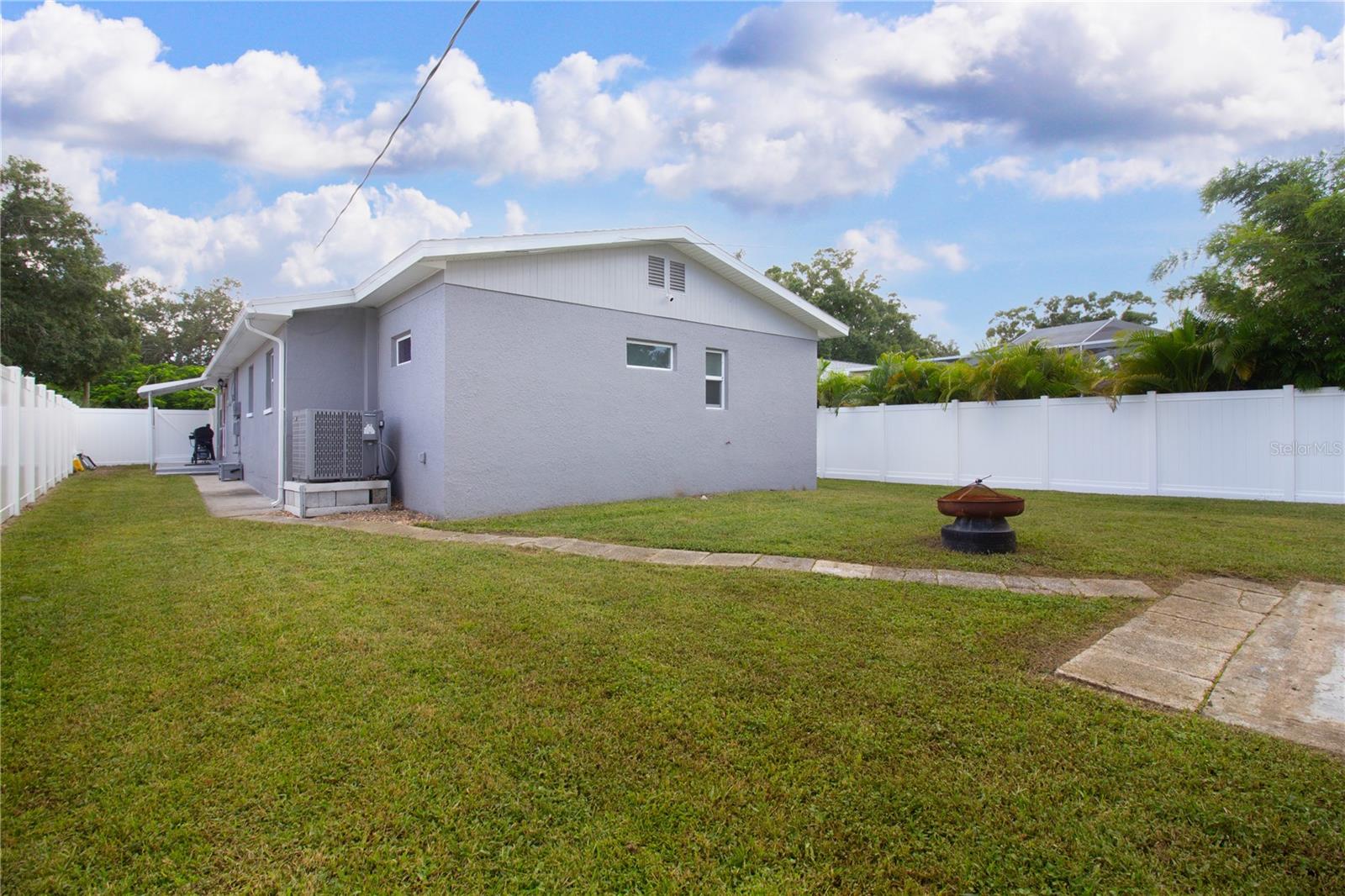 Image 28 of 38 For 527 Glenoak Street N