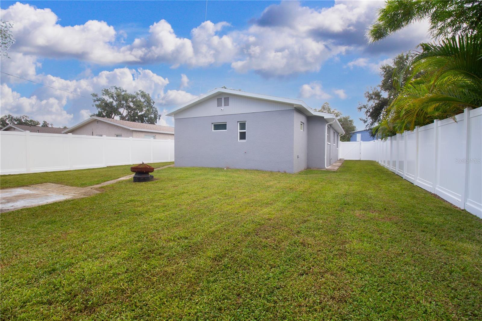 Image 29 of 38 For 527 Glenoak Street N