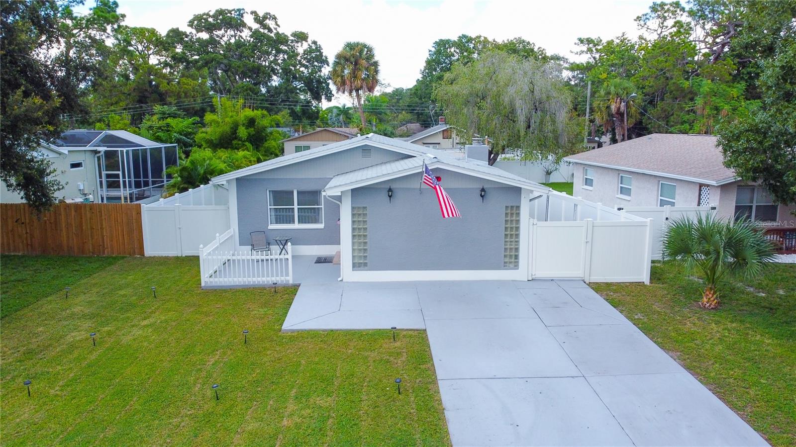 Image 31 of 38 For 527 Glenoak Street N