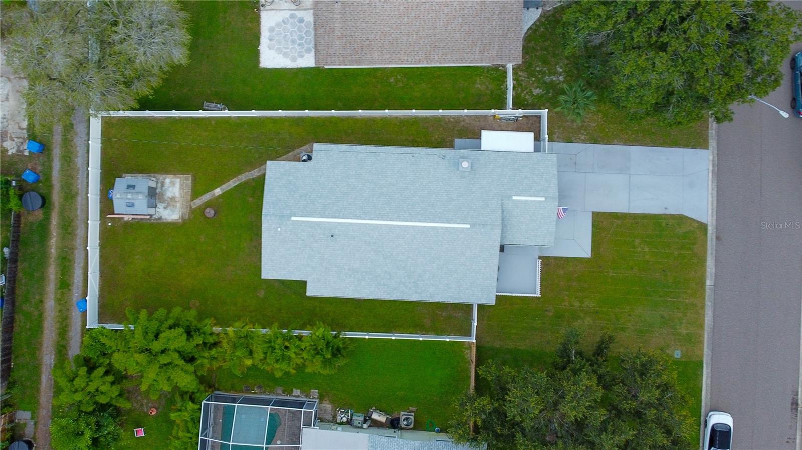 Image 34 of 38 For 527 Glenoak Street N