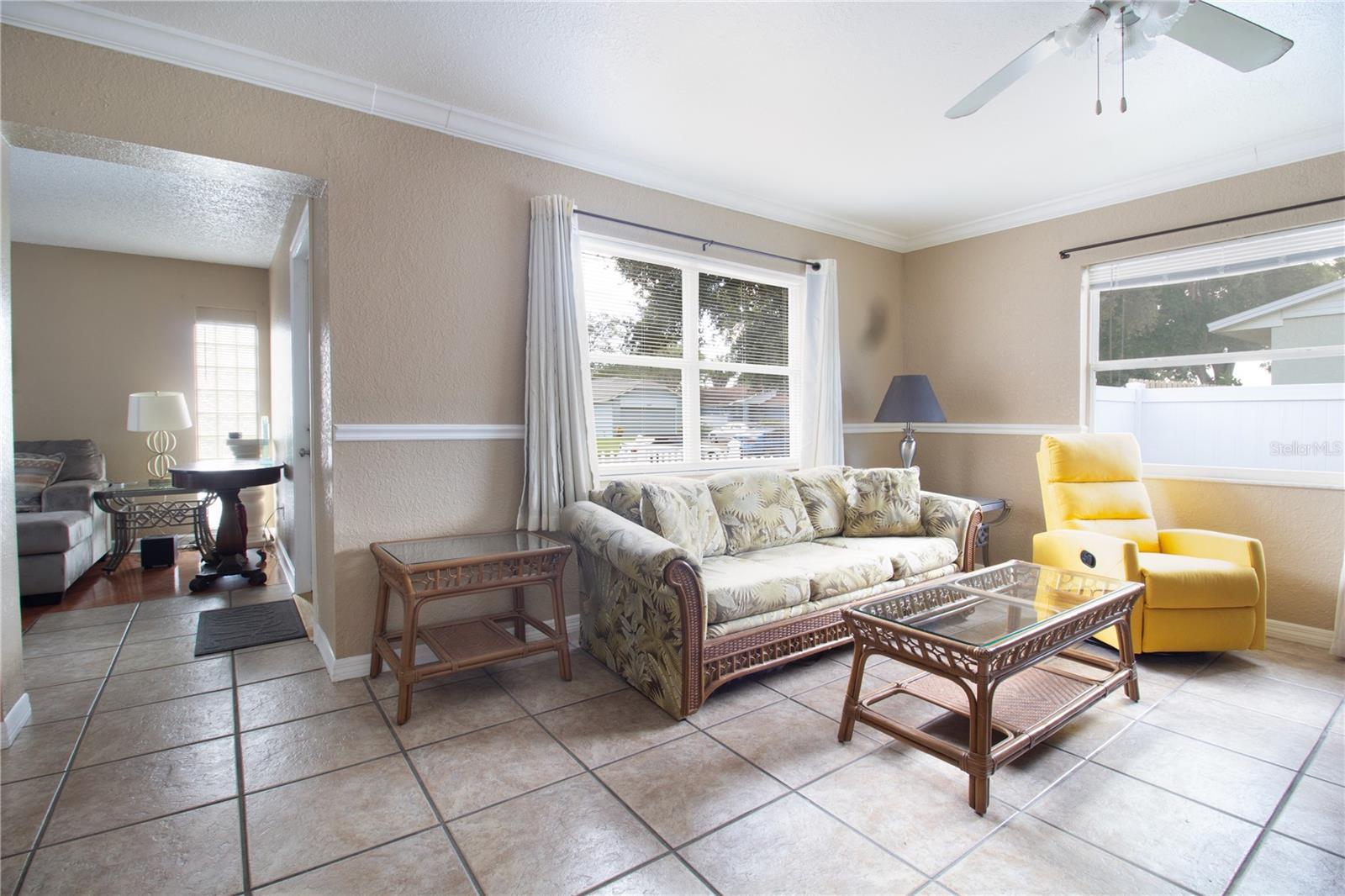 Image 5 of 38 For 527 Glenoak Street N