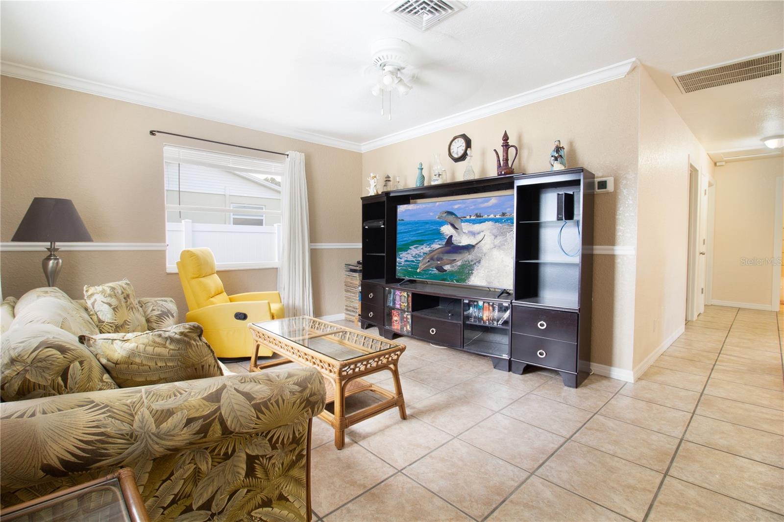 Image 6 of 38 For 527 Glenoak Street N