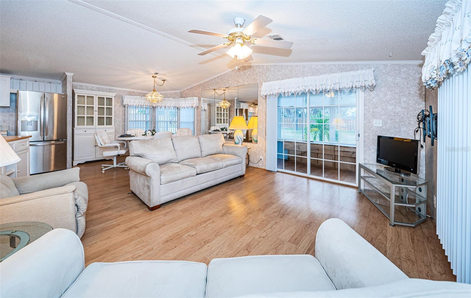 Image 14 of 62 For 3536 Kauna Point Drive