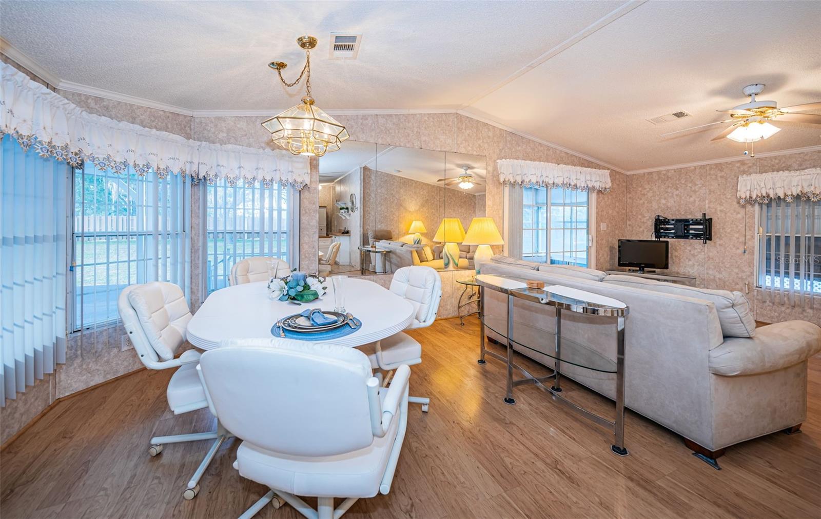 Image 20 of 62 For 3536 Kauna Point Drive