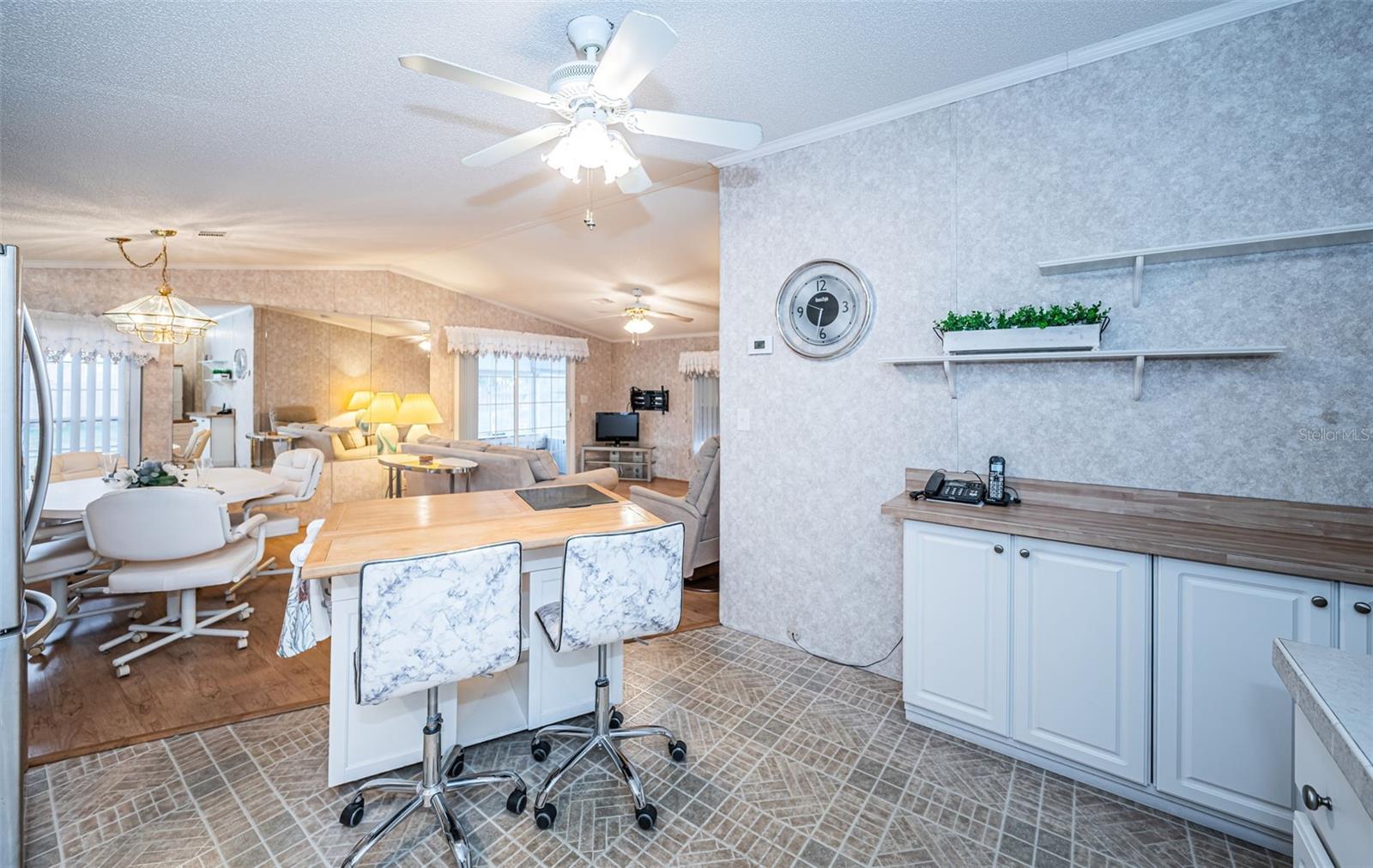 Image 25 of 62 For 3536 Kauna Point Drive