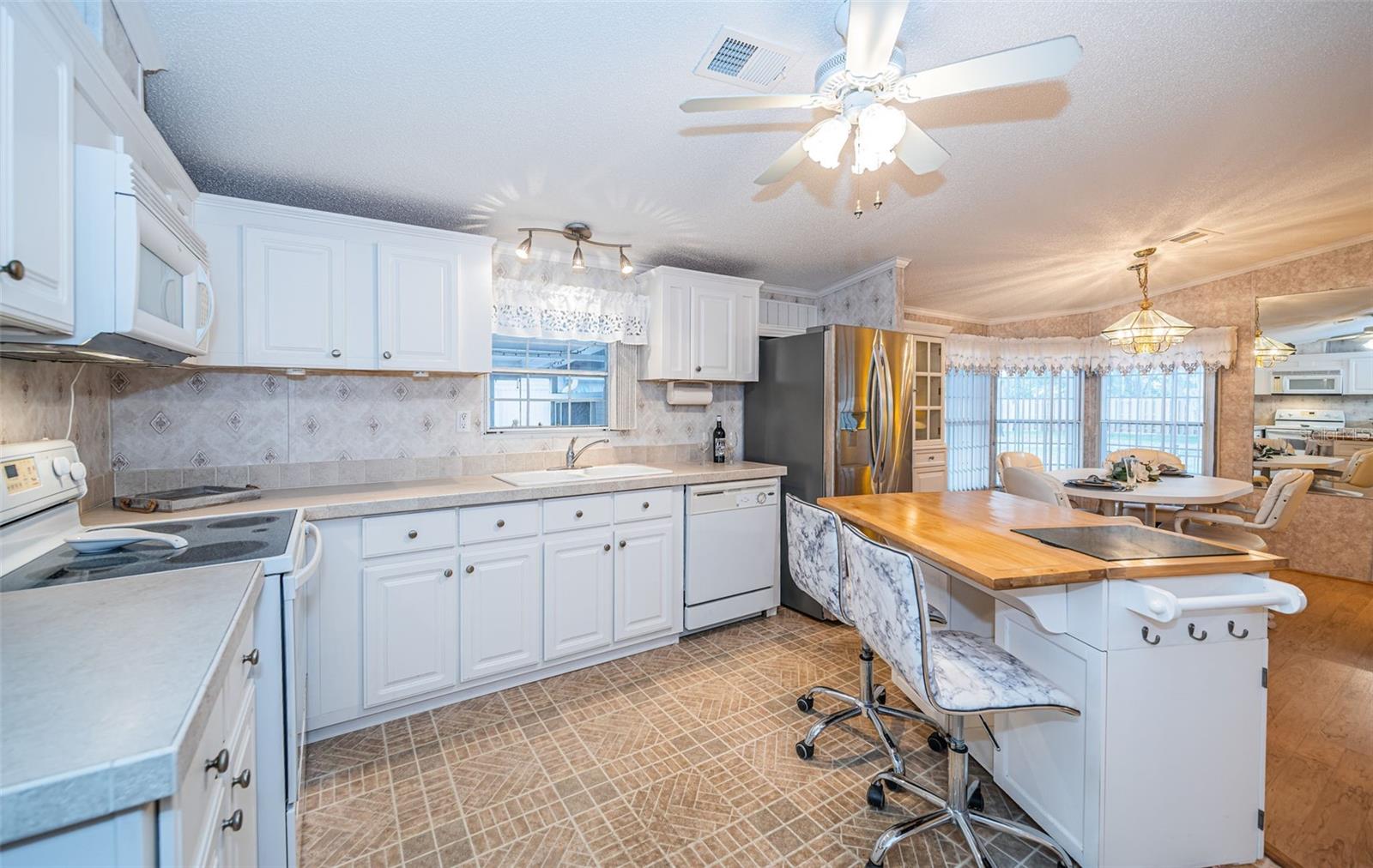 Image 26 of 62 For 3536 Kauna Point Drive