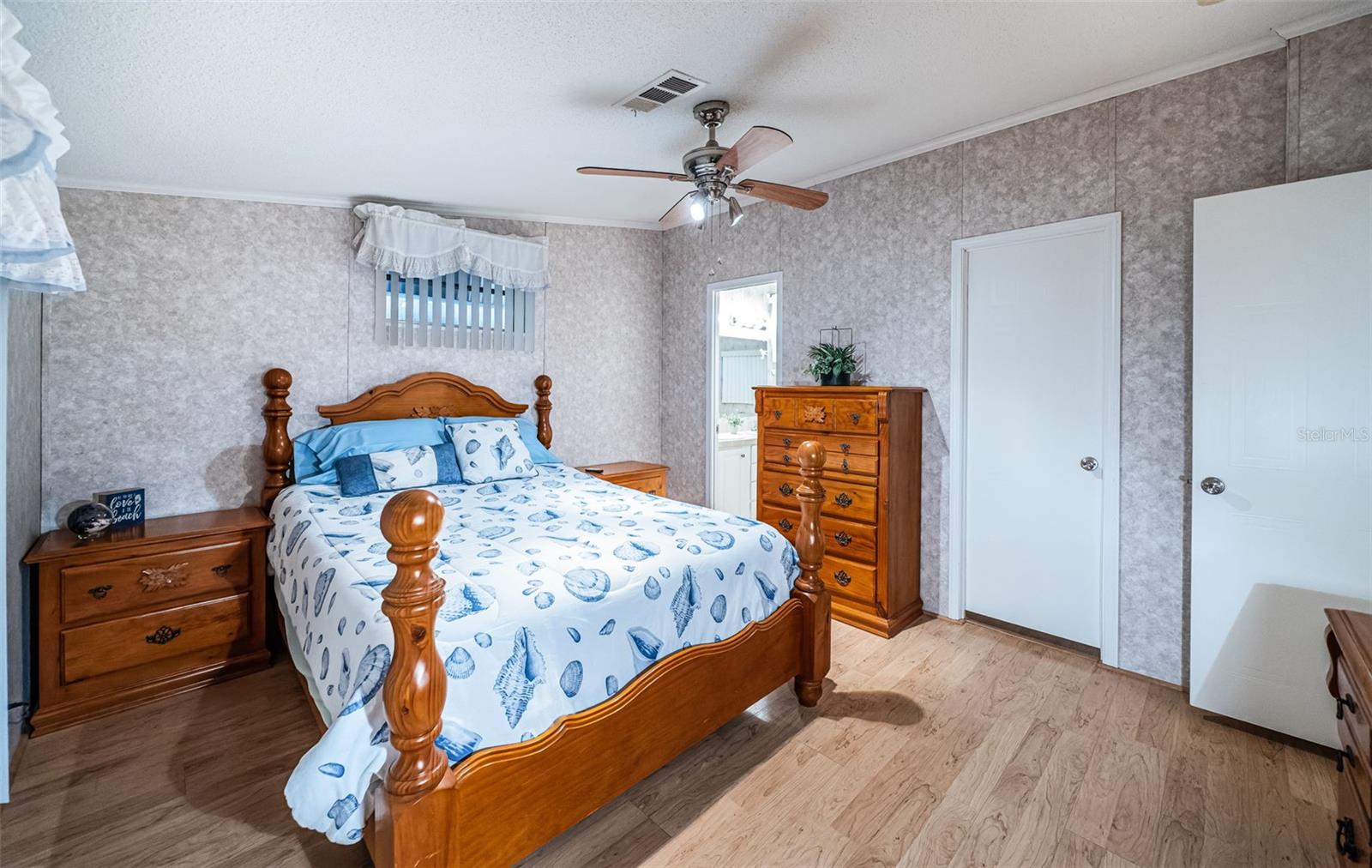 Image 28 of 62 For 3536 Kauna Point Drive