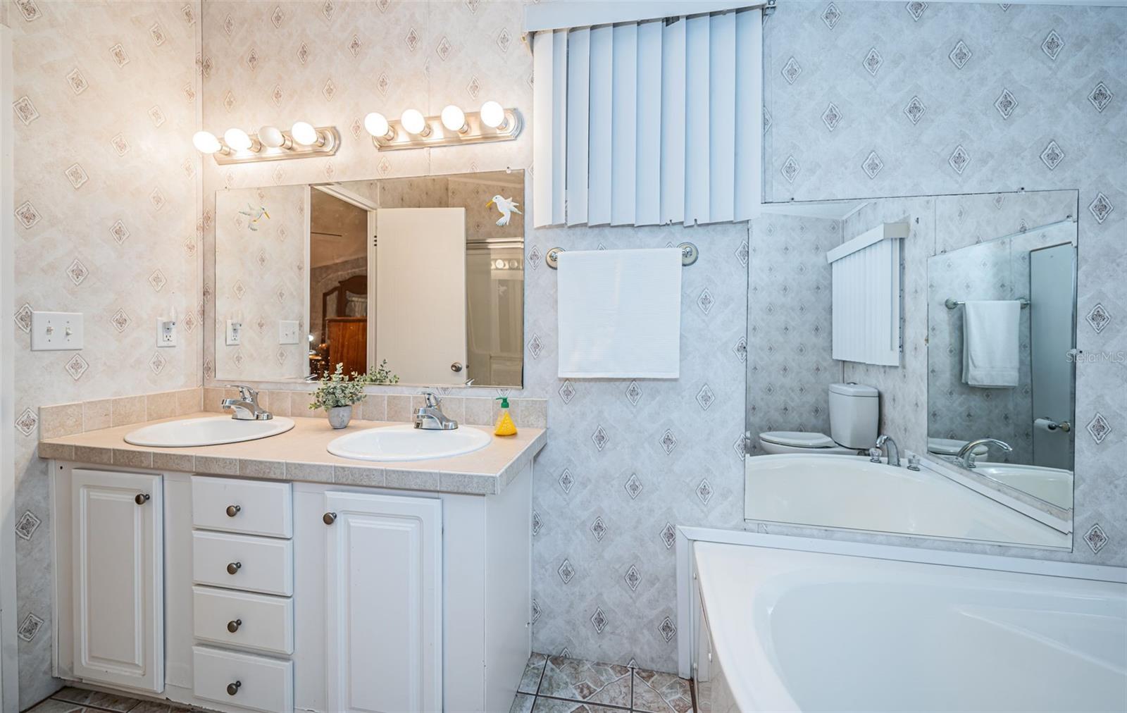 Image 30 of 62 For 3536 Kauna Point Drive