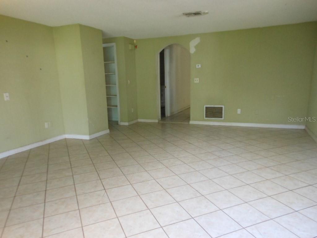 Image 15 of 36 For 1243 Royal Oak Drive