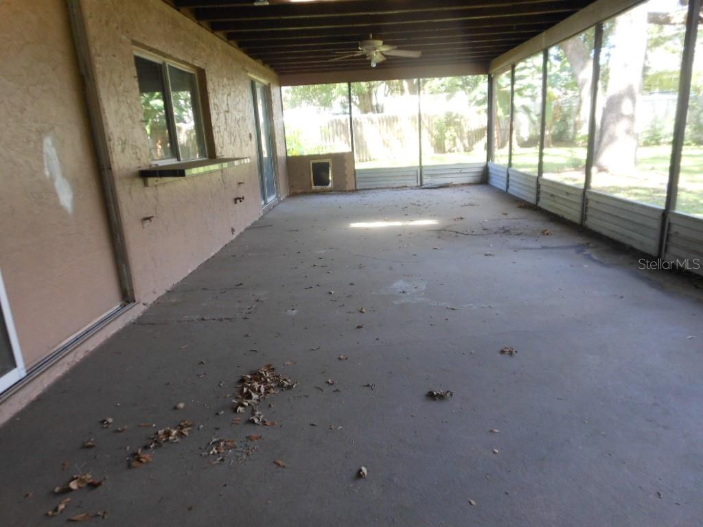Image 6 of 36 For 1243 Royal Oak Drive