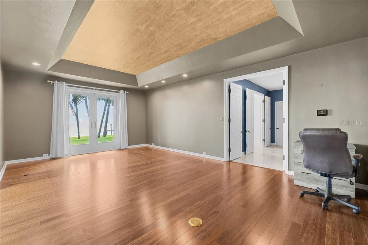 Image 32 of 93 For 6620 Colony Drive S