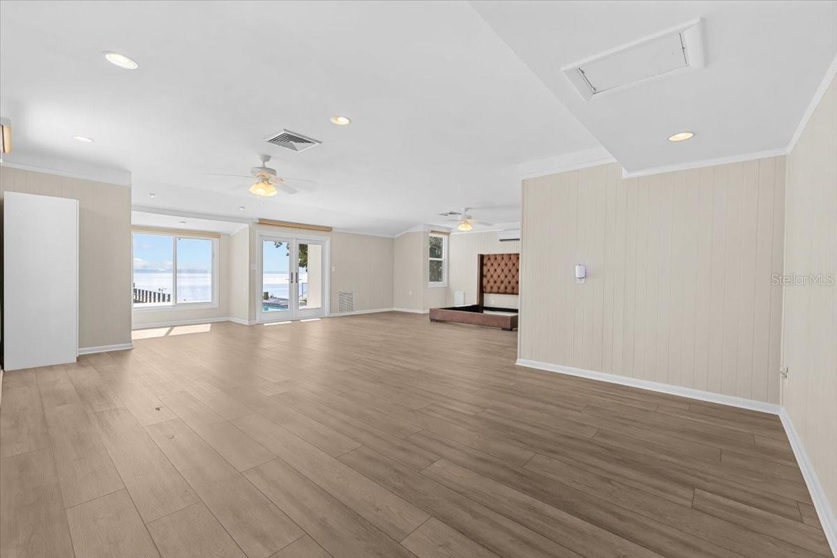 Image 37 of 93 For 6620 Colony Drive S