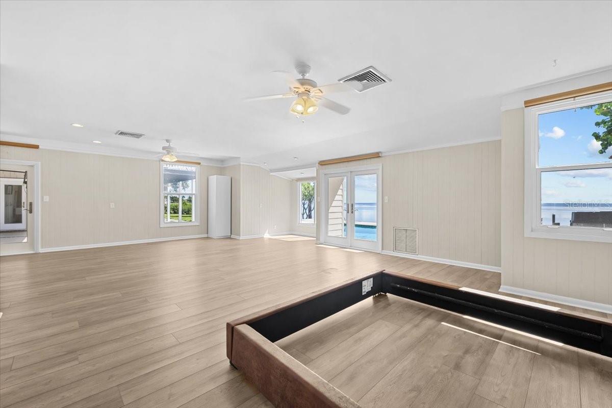 Image 40 of 93 For 6620 Colony Drive S