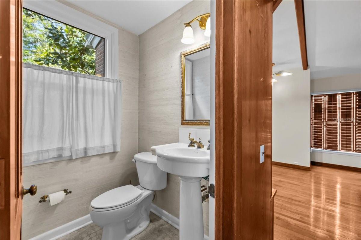 Image 76 of 93 For 6620 Colony Drive S