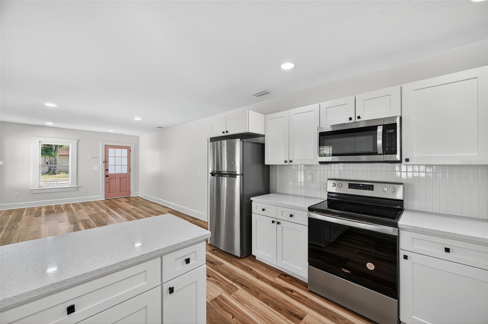 Image 11 of 51 For 1767 Scranton Street S