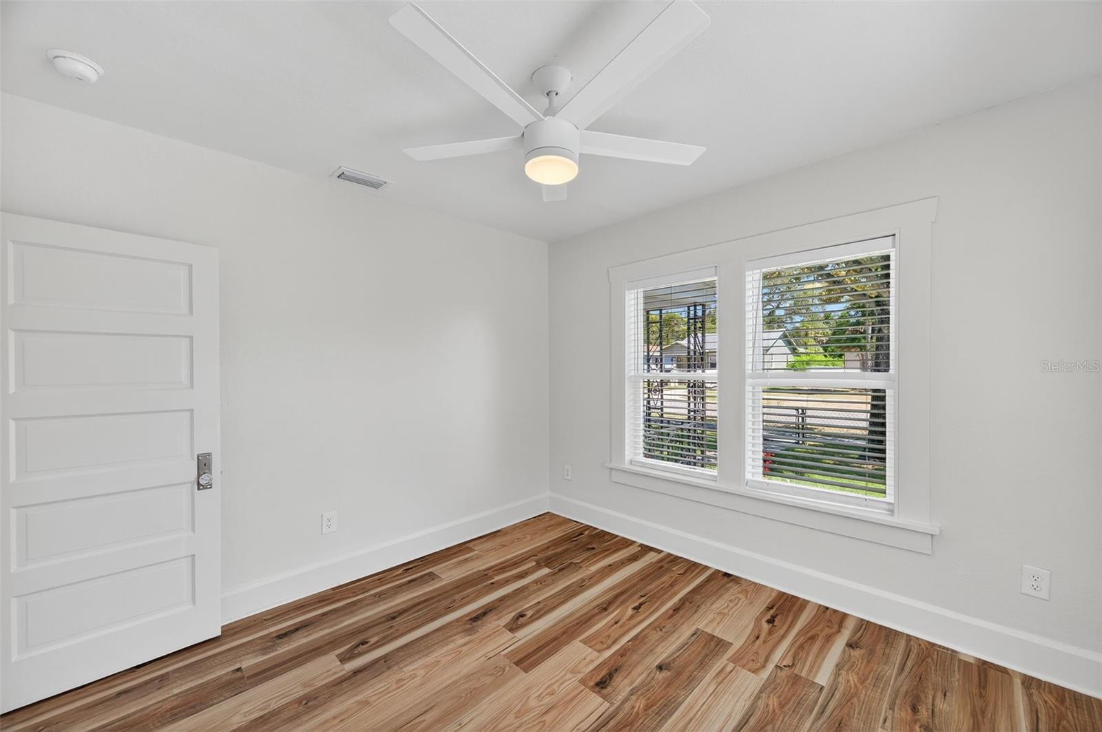 Image 18 of 51 For 1767 Scranton Street S