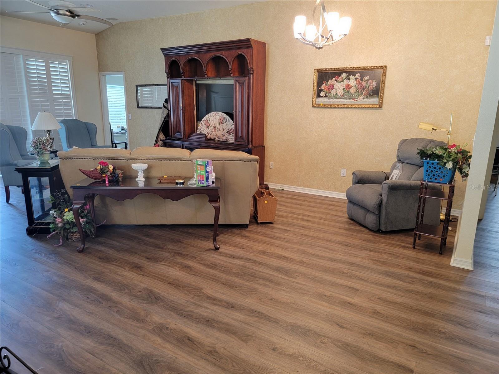 Image 8 of 14 For 7540 Kinnow Court