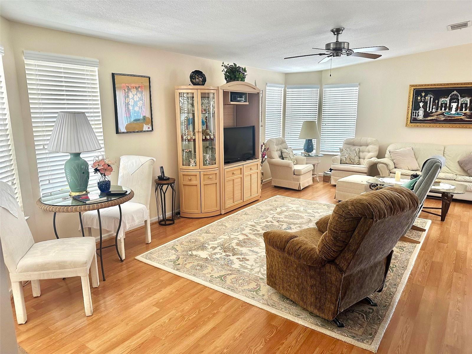 Image 4 of 19 For 9790 66th Street N 391