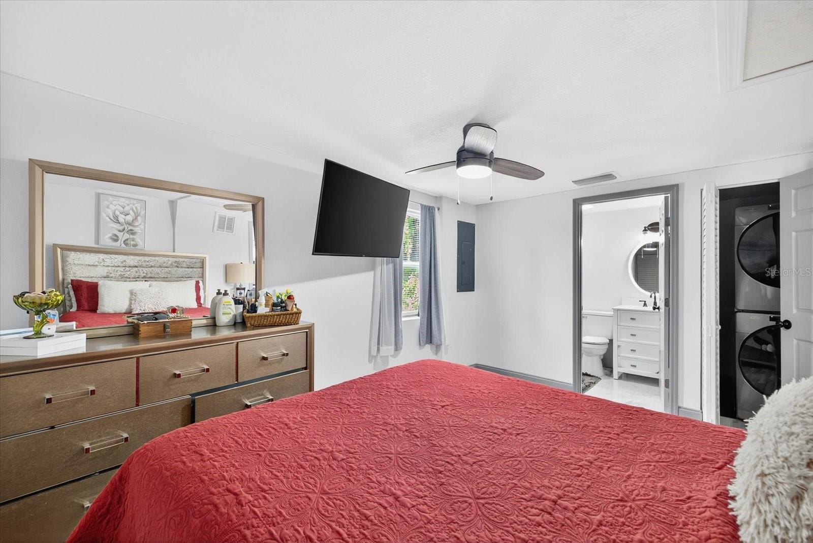 Image 15 of 40 For 7811 Fox Hollow Drive