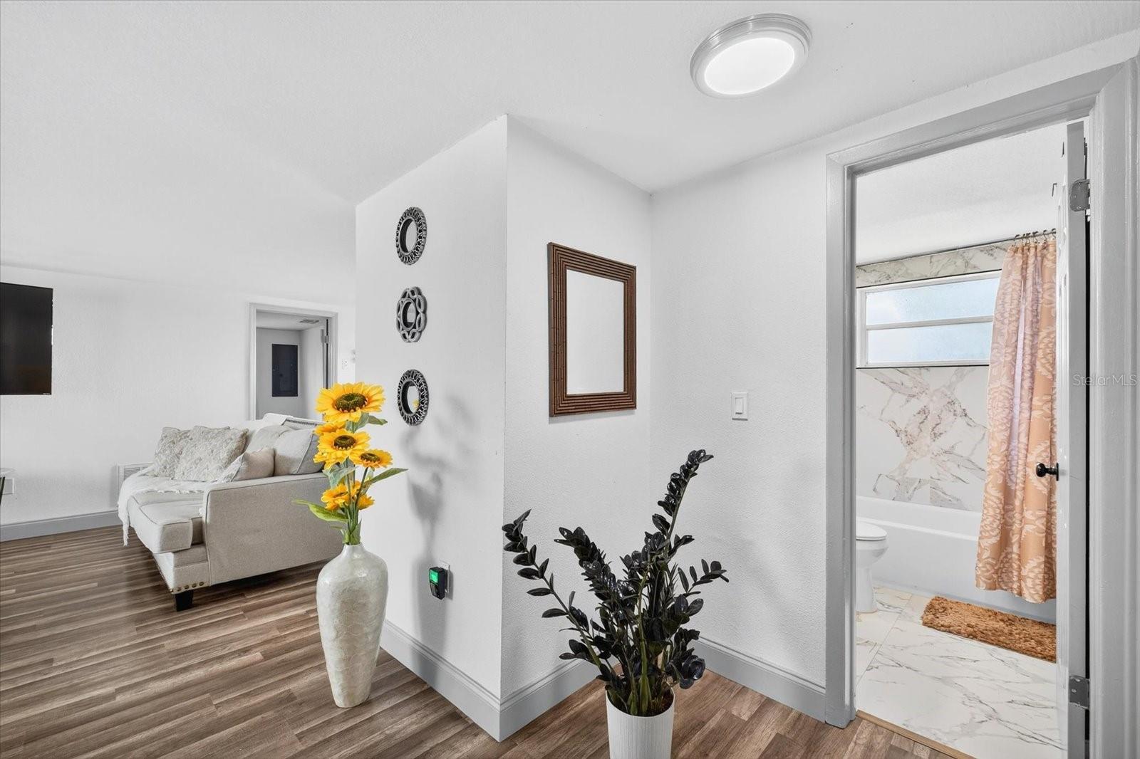 Image 19 of 40 For 7811 Fox Hollow Drive