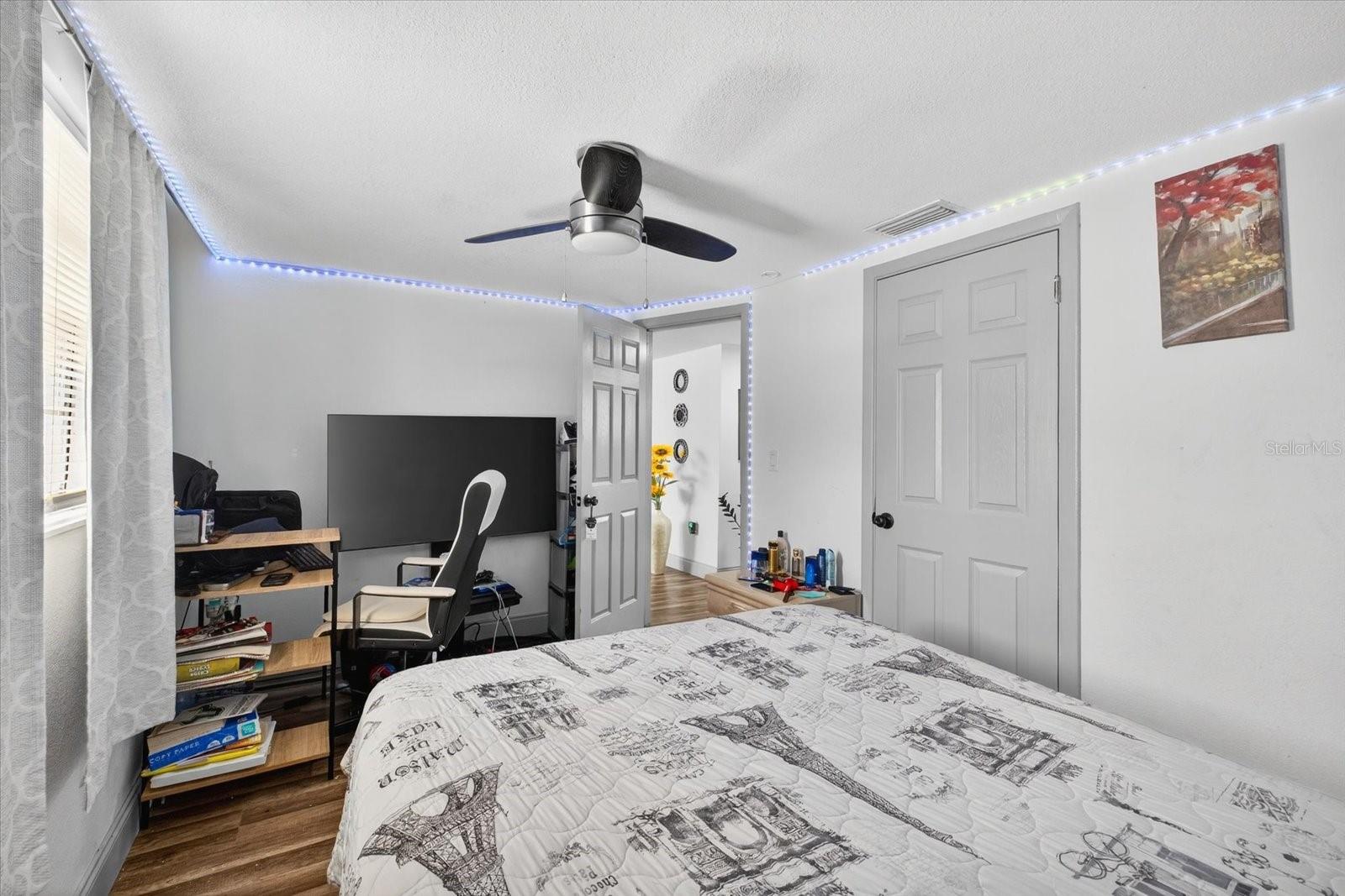 Image 22 of 40 For 7811 Fox Hollow Drive