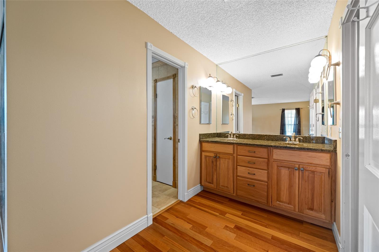 Image 49 of 86 For 501 2nd Avenue Se