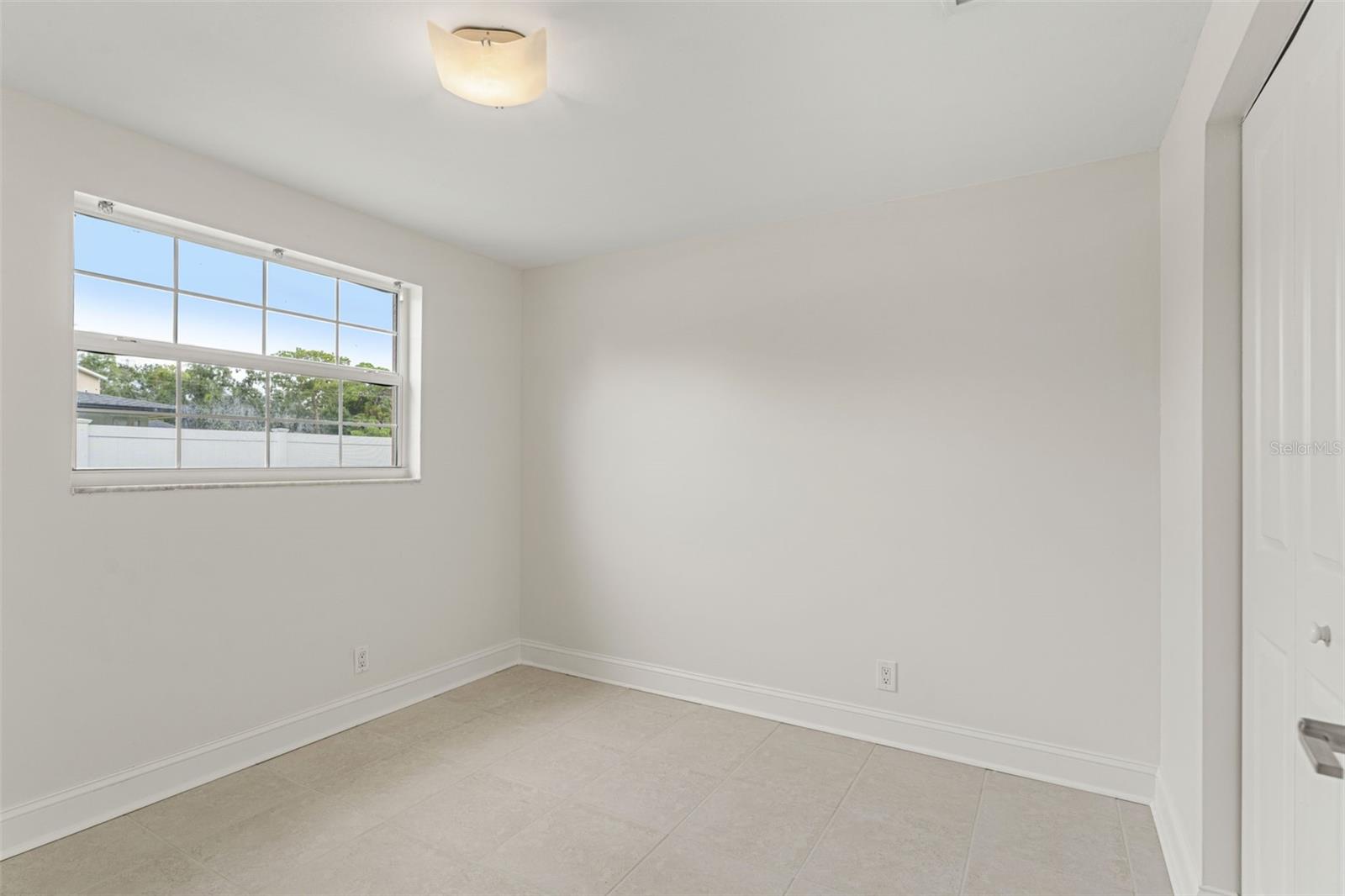 Image 16 of 56 For 505 Oakwood Boulevard