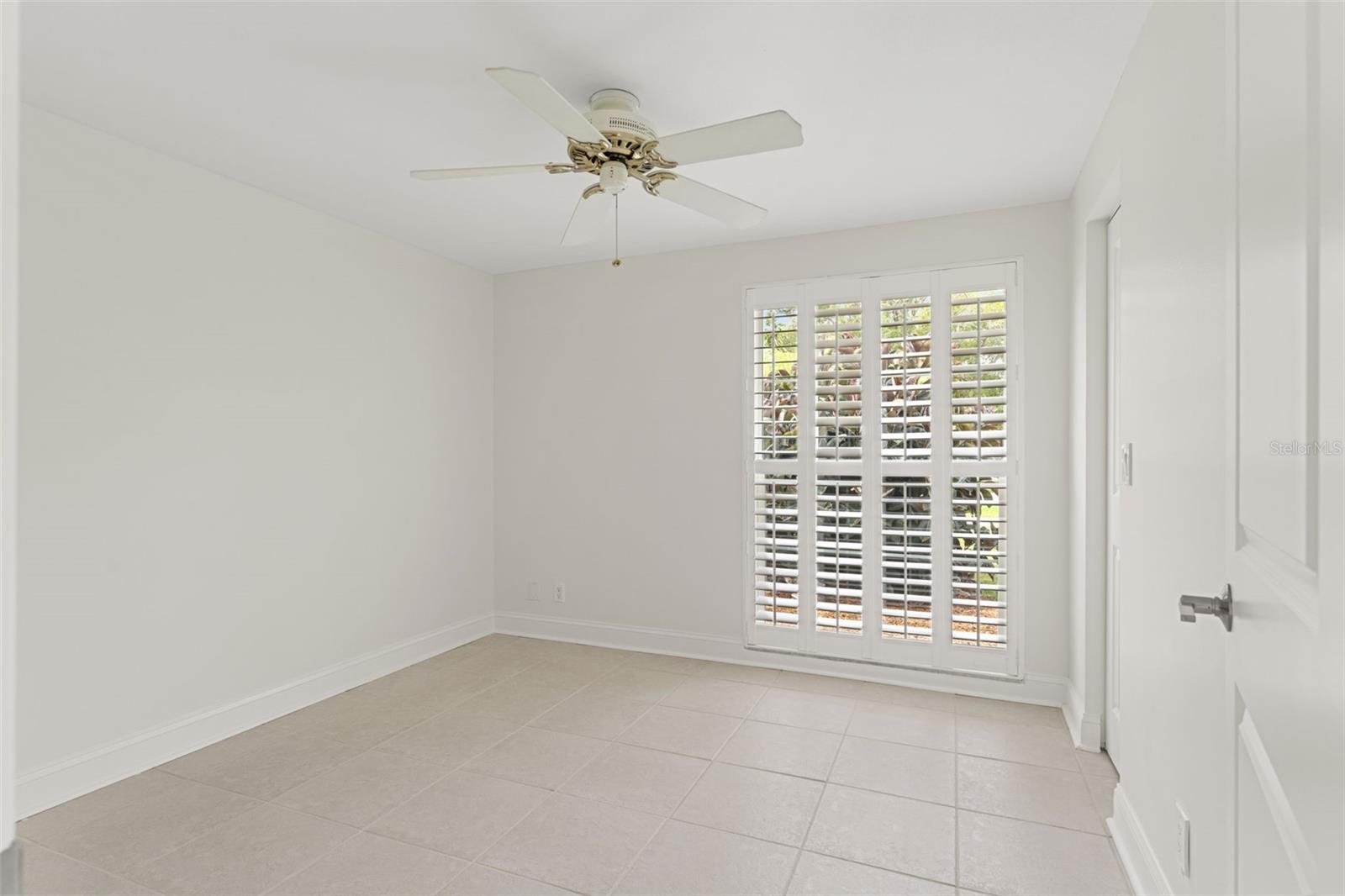 Image 18 of 56 For 505 Oakwood Boulevard