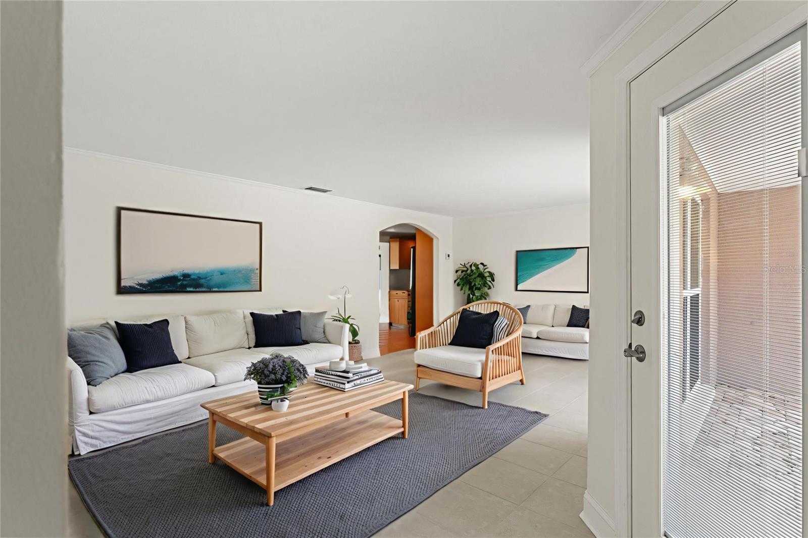 Image 3 of 56 For 505 Oakwood Boulevard