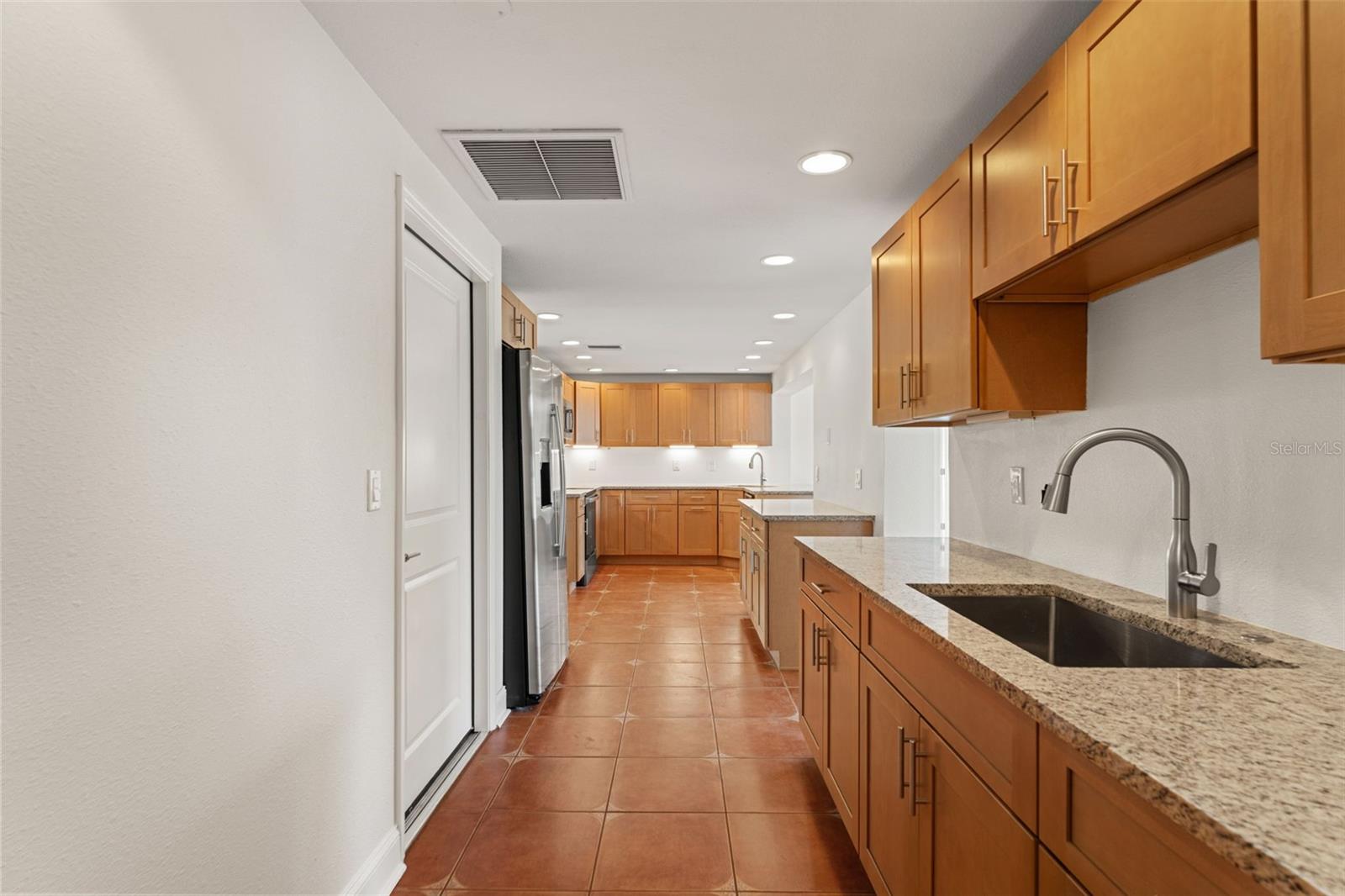Image 34 of 56 For 505 Oakwood Boulevard