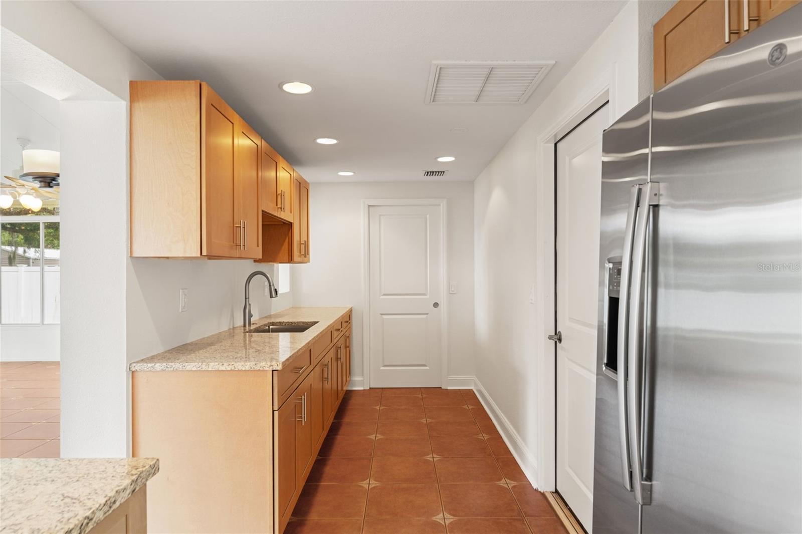 Image 9 of 56 For 505 Oakwood Boulevard