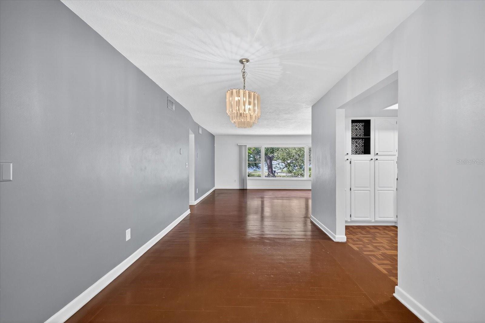 Image 12 of 38 For 215 Edgewater Drive