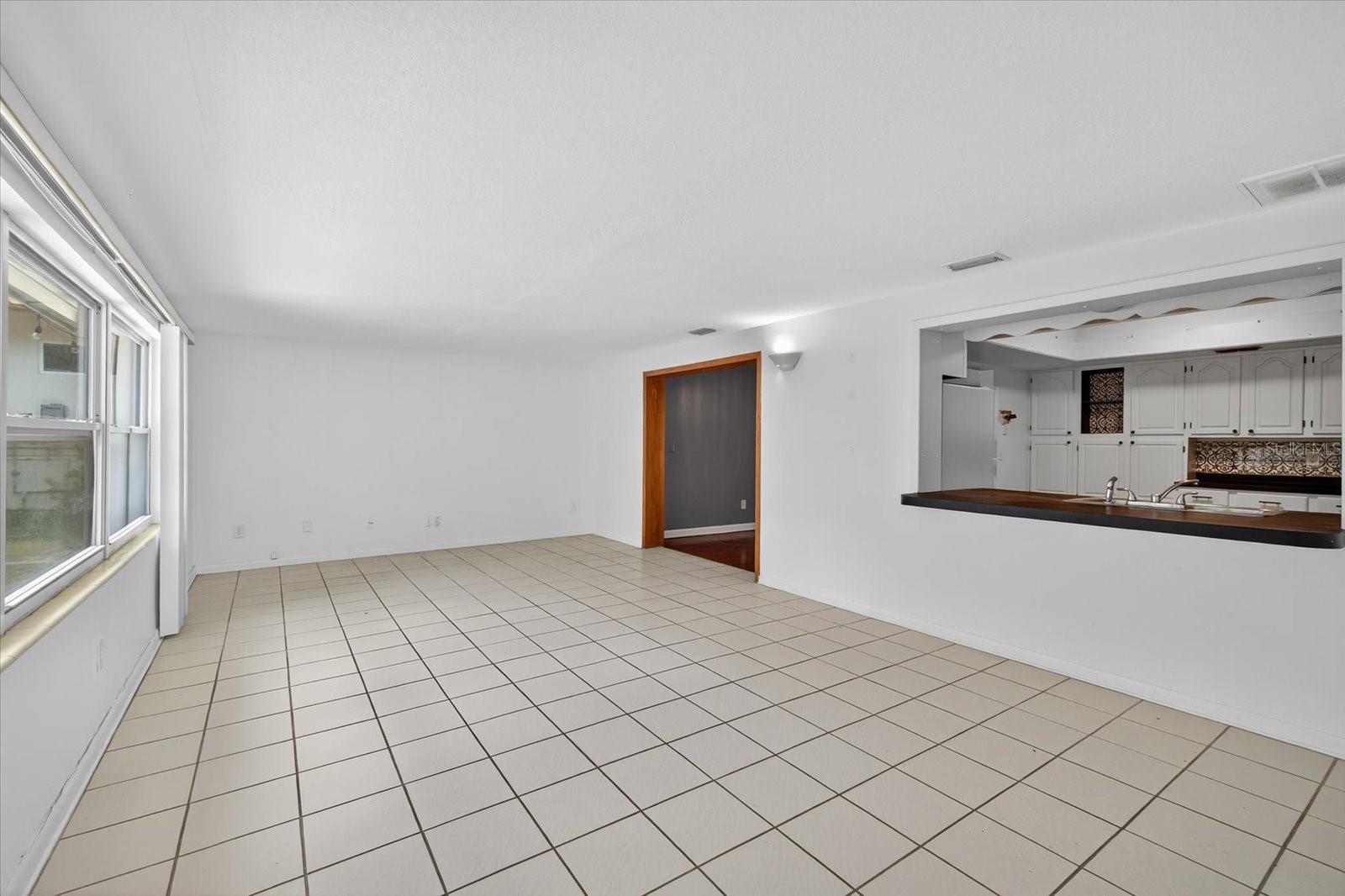 Image 18 of 38 For 215 Edgewater Drive