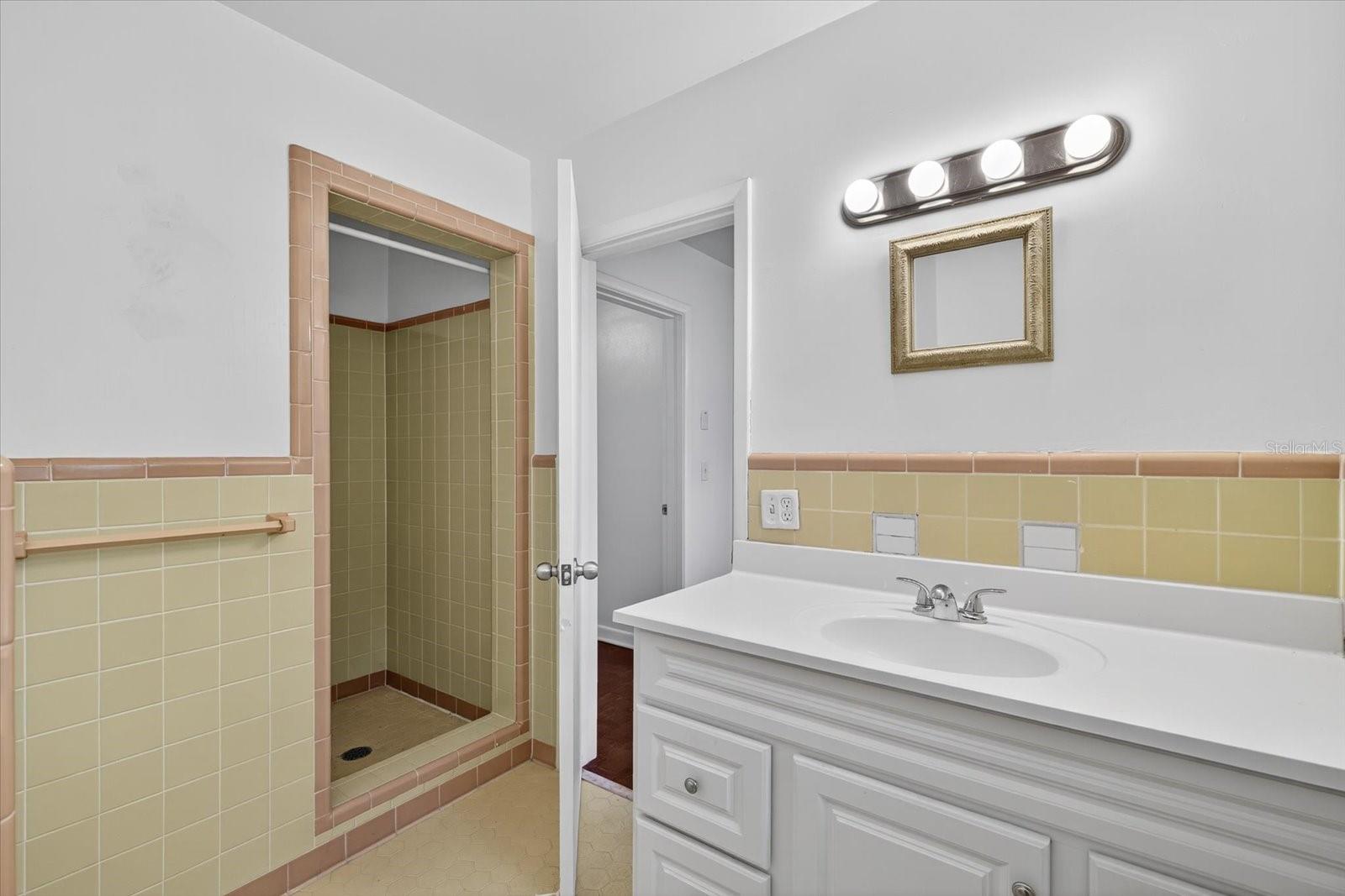 Image 23 of 38 For 215 Edgewater Drive