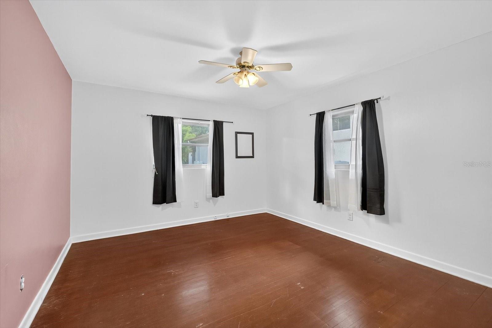 Image 26 of 38 For 215 Edgewater Drive