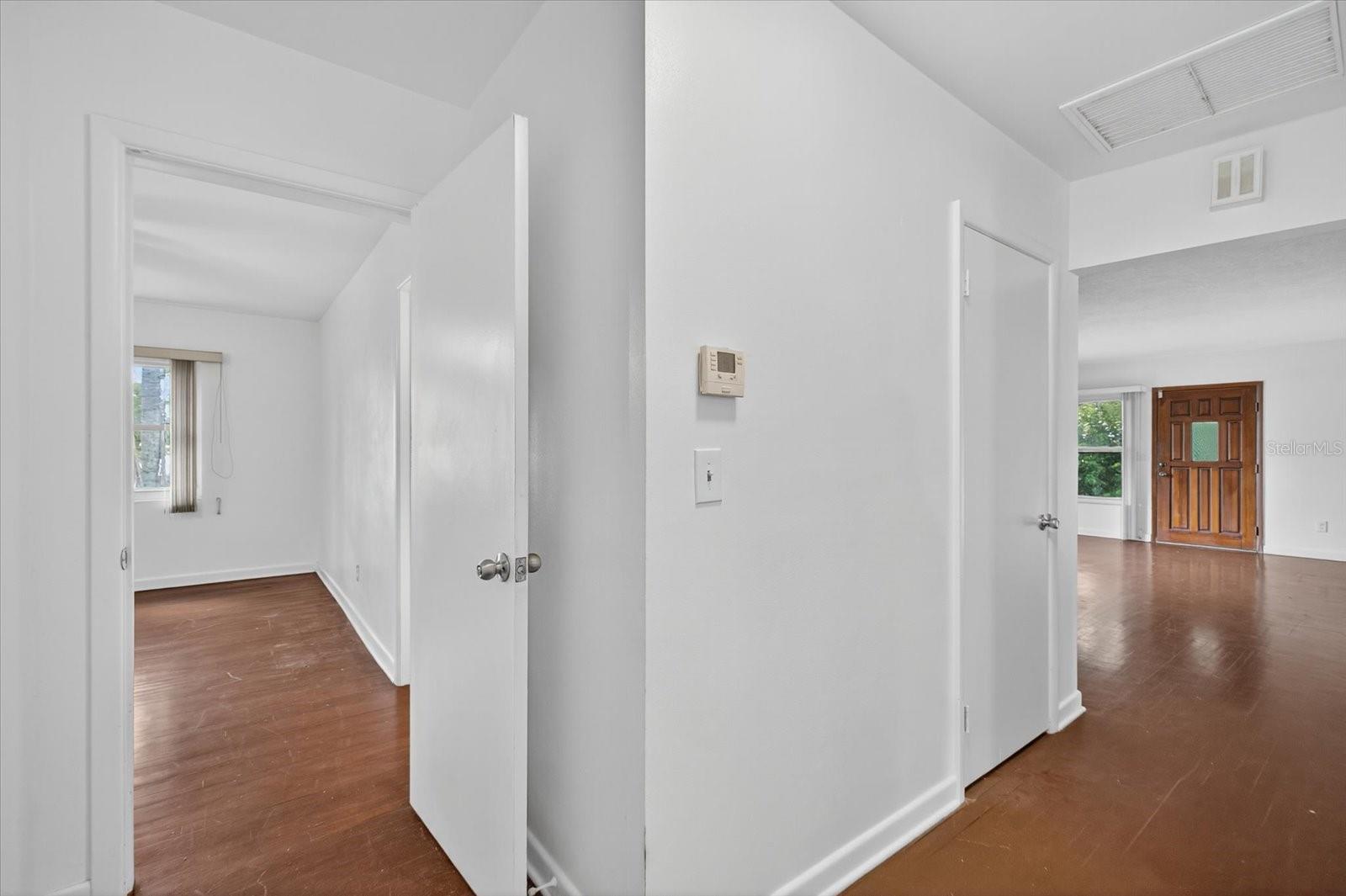 Image 29 of 38 For 215 Edgewater Drive