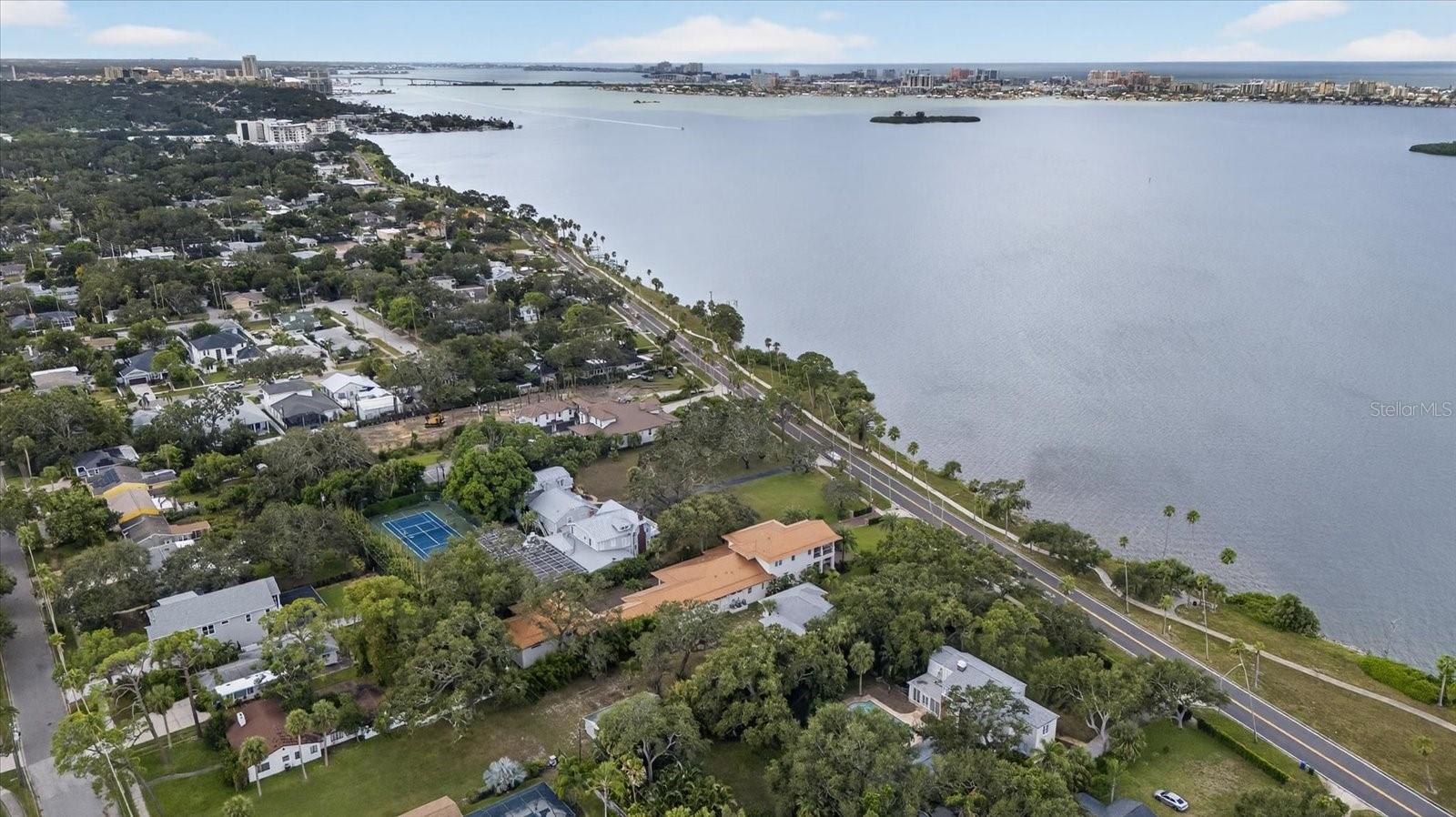Image 3 of 38 For 215 Edgewater Drive