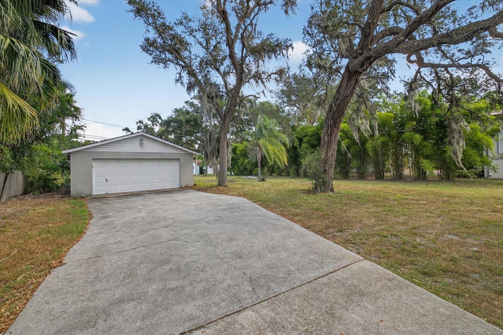 Image 34 of 38 For 215 Edgewater Drive
