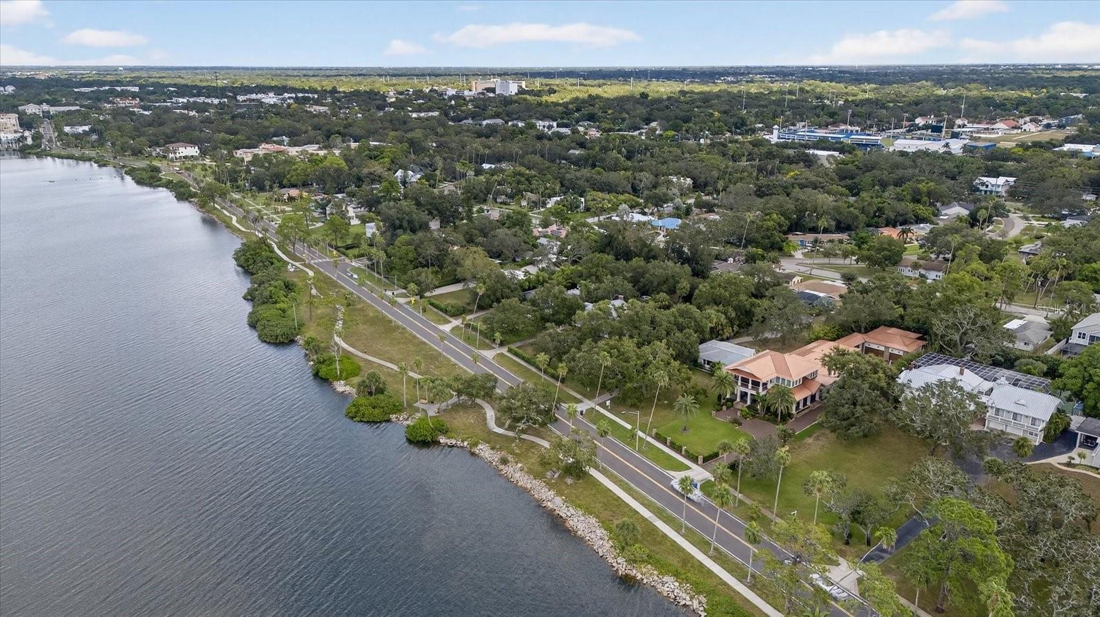 Image 4 of 38 For 215 Edgewater Drive
