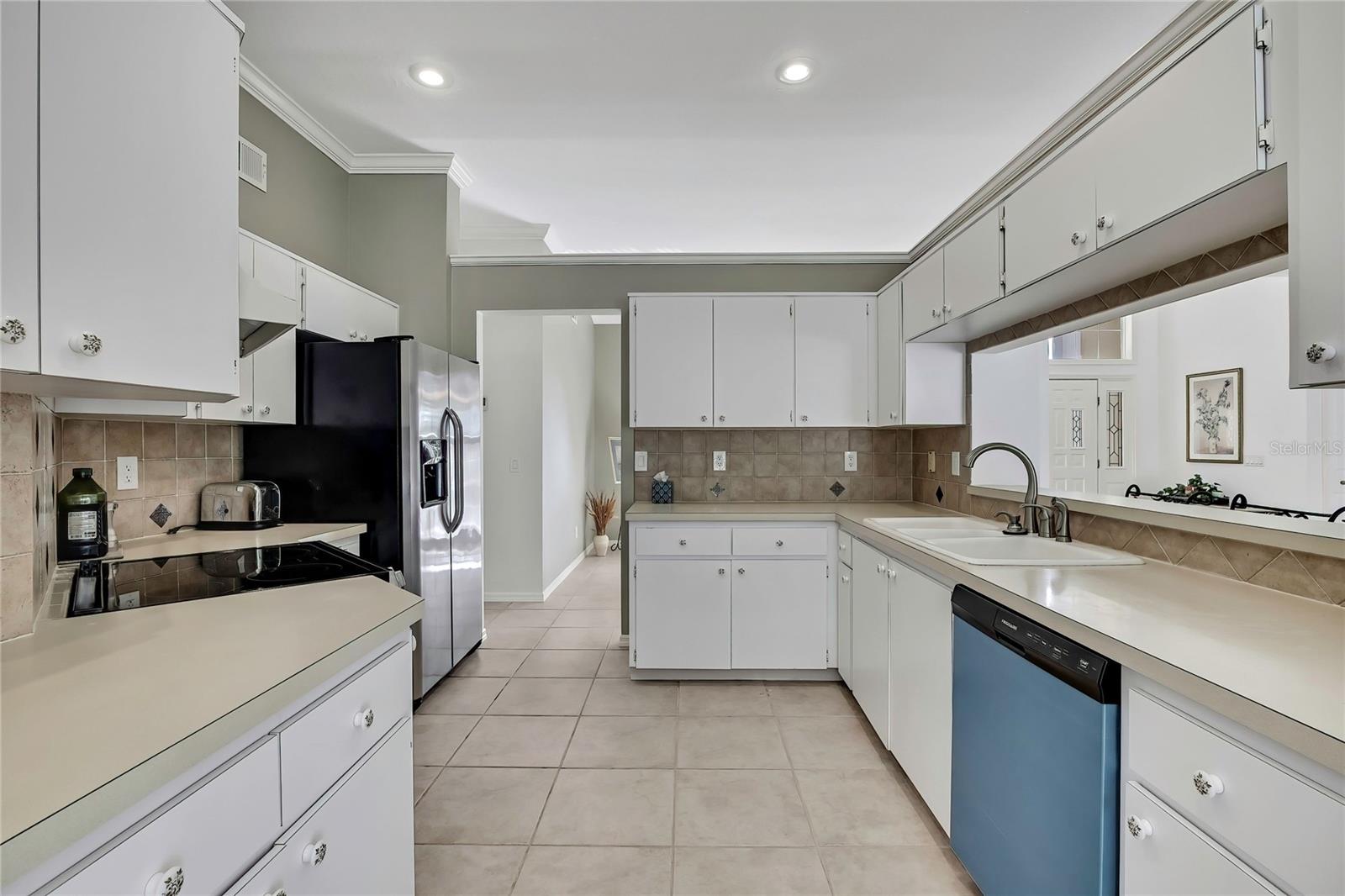 Listing photo id 20 for 3275 Daffodil Drive