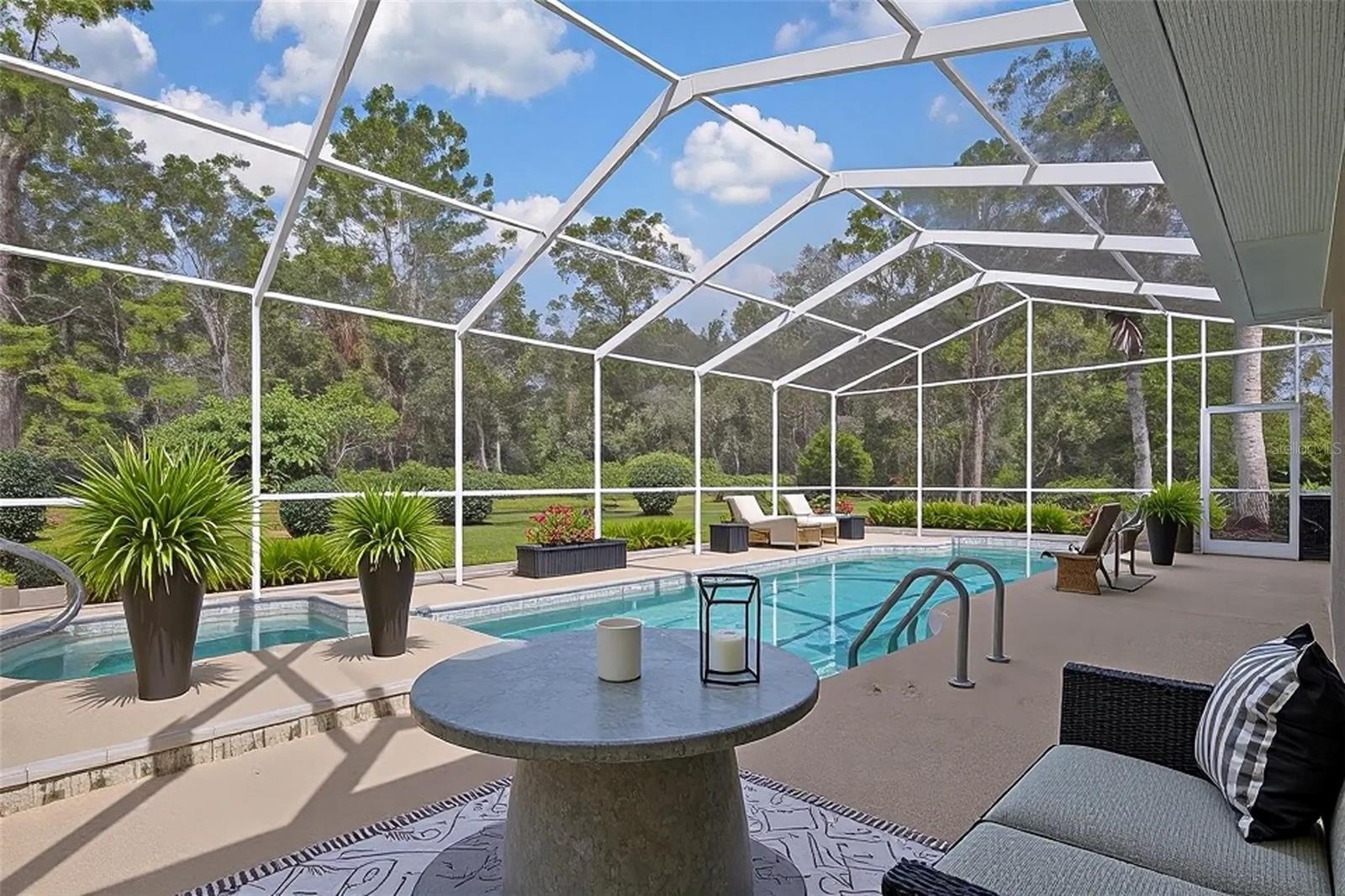 Listing photo id 25 for 3275 Daffodil Drive