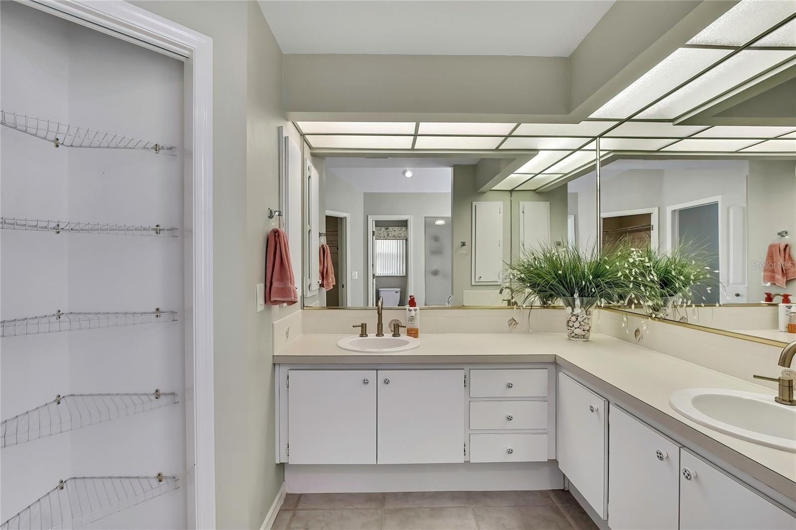 Listing photo id 28 for 3275 Daffodil Drive