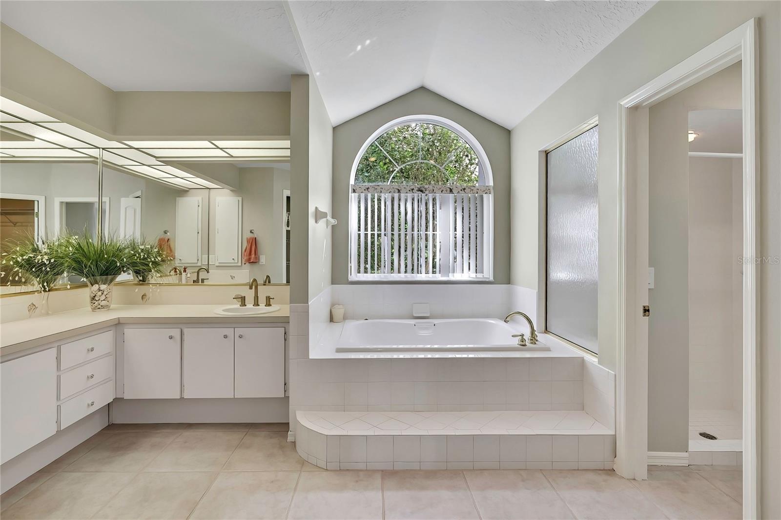 Listing photo id 30 for 3275 Daffodil Drive