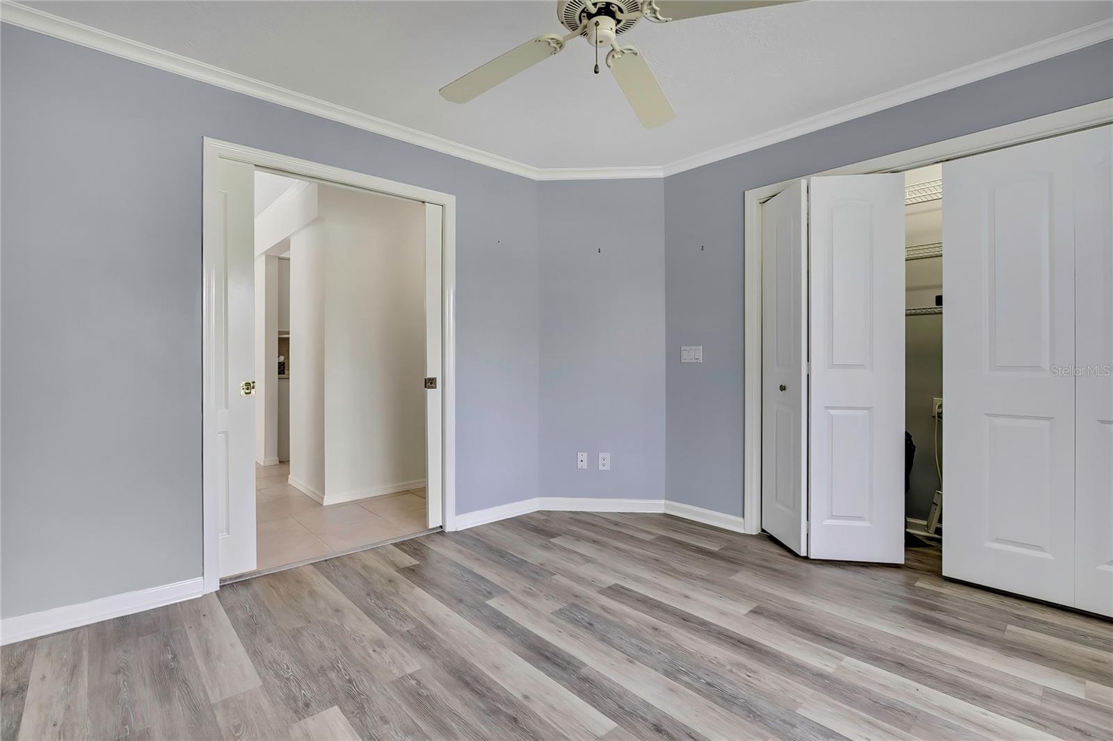 Listing photo id 35 for 3275 Daffodil Drive