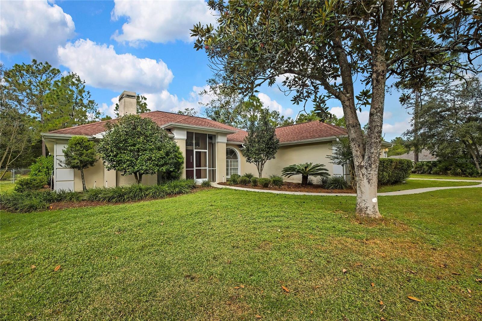 Listing photo id 2 for 3275 Daffodil Drive