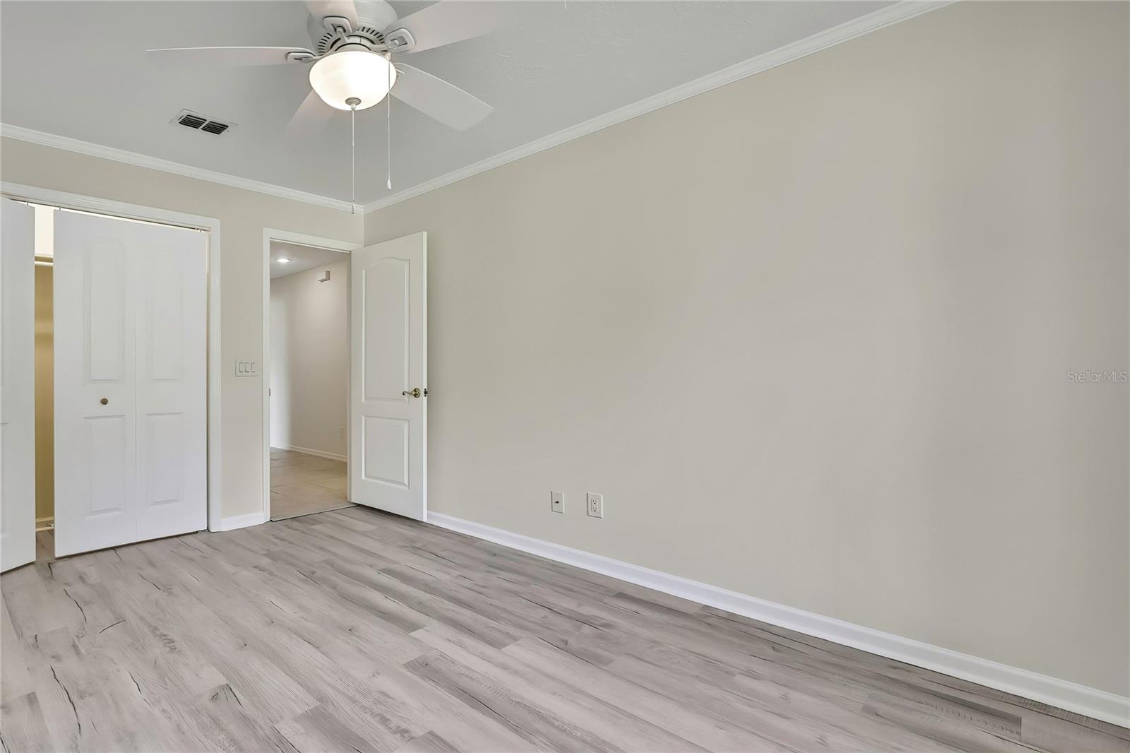 Listing photo id 39 for 3275 Daffodil Drive