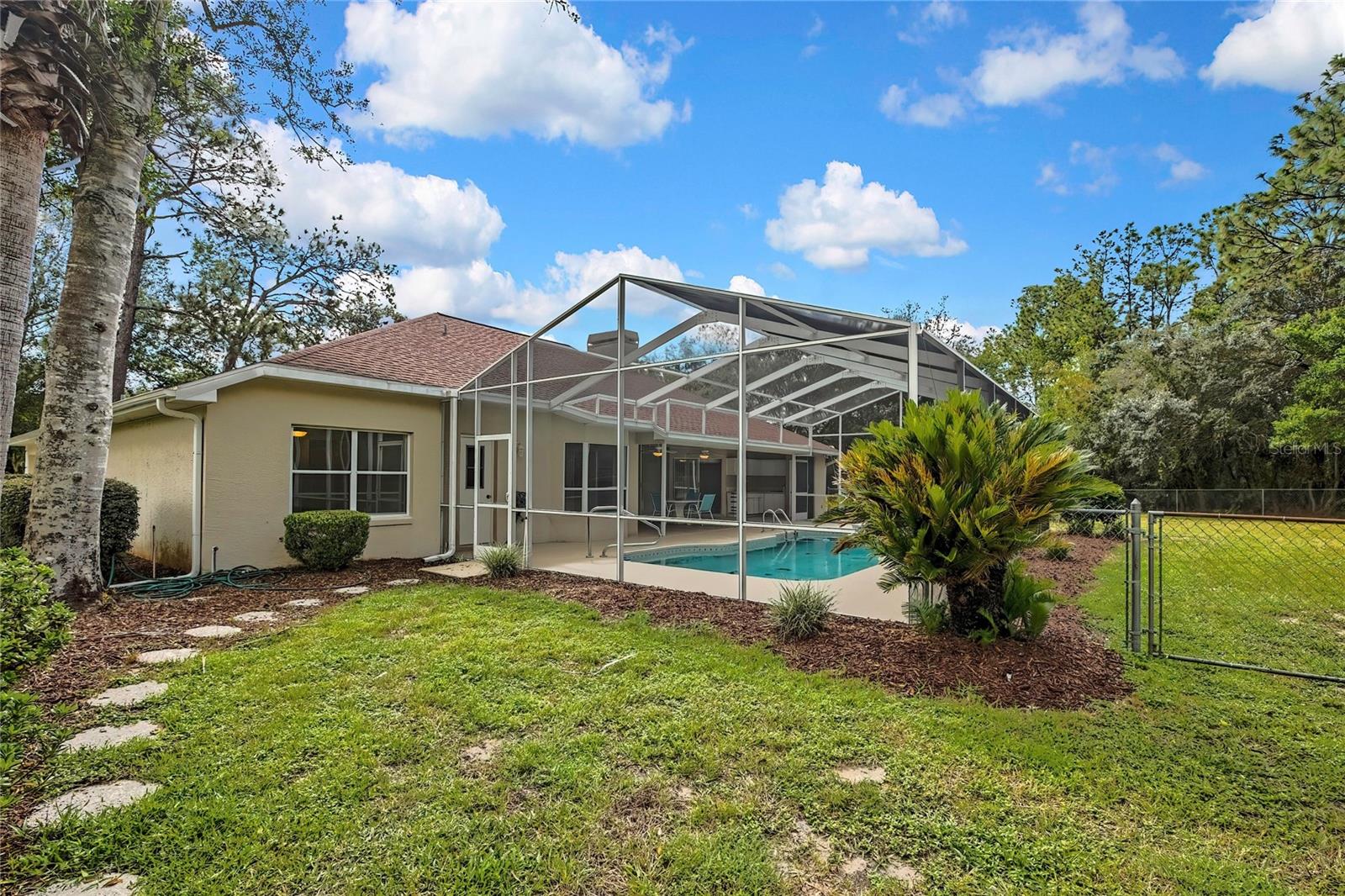 Listing photo id 50 for 3275 Daffodil Drive