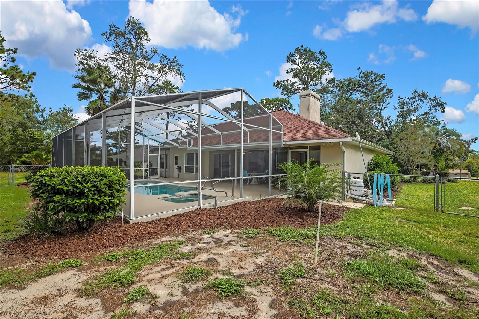 Listing photo id 51 for 3275 Daffodil Drive